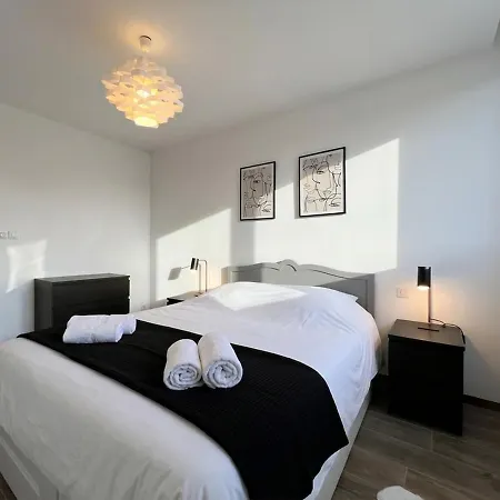 Hincmar Cathedral Quiet Bright Stylish Apartman *